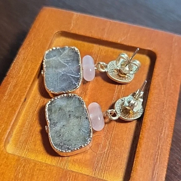 J. JILL LABRADORITE & ROSE QUARTZ GOLD TONE POST DROP EARRINGS - Picture 3 of 4